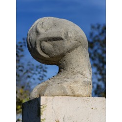 Portret de femeie I - sculptură în piatră, artist Liviu Bumbu